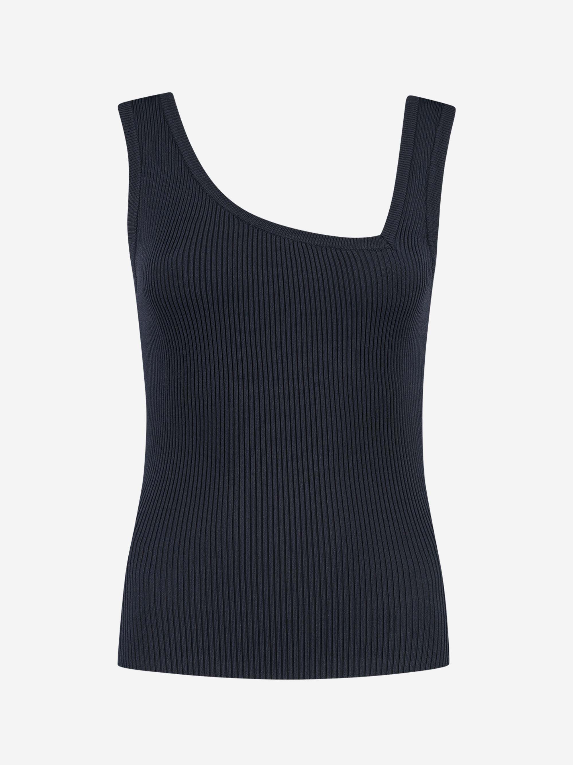 Fitted top with asymmetric straps