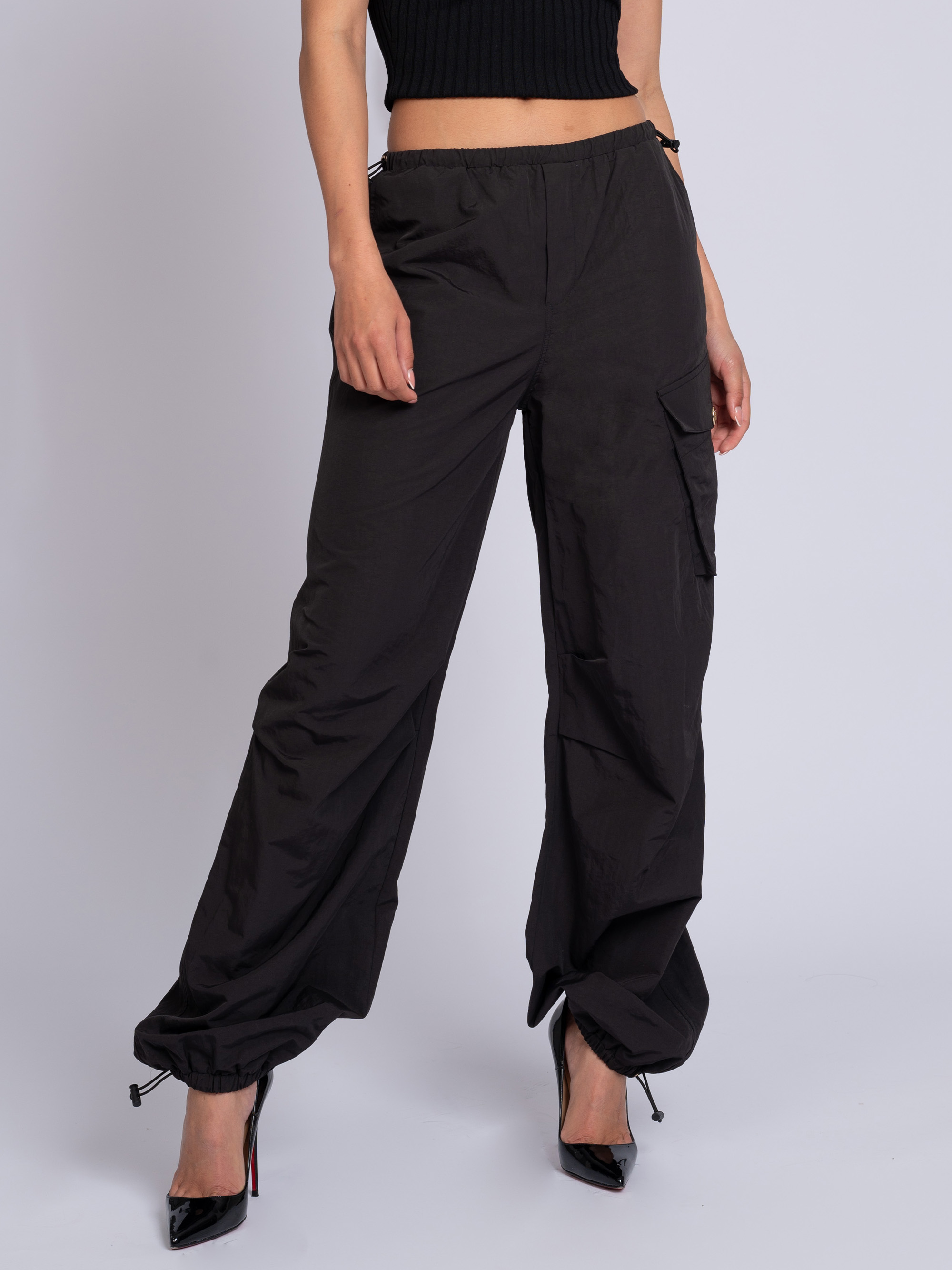 Losvallende parachute broek met trekkoorden