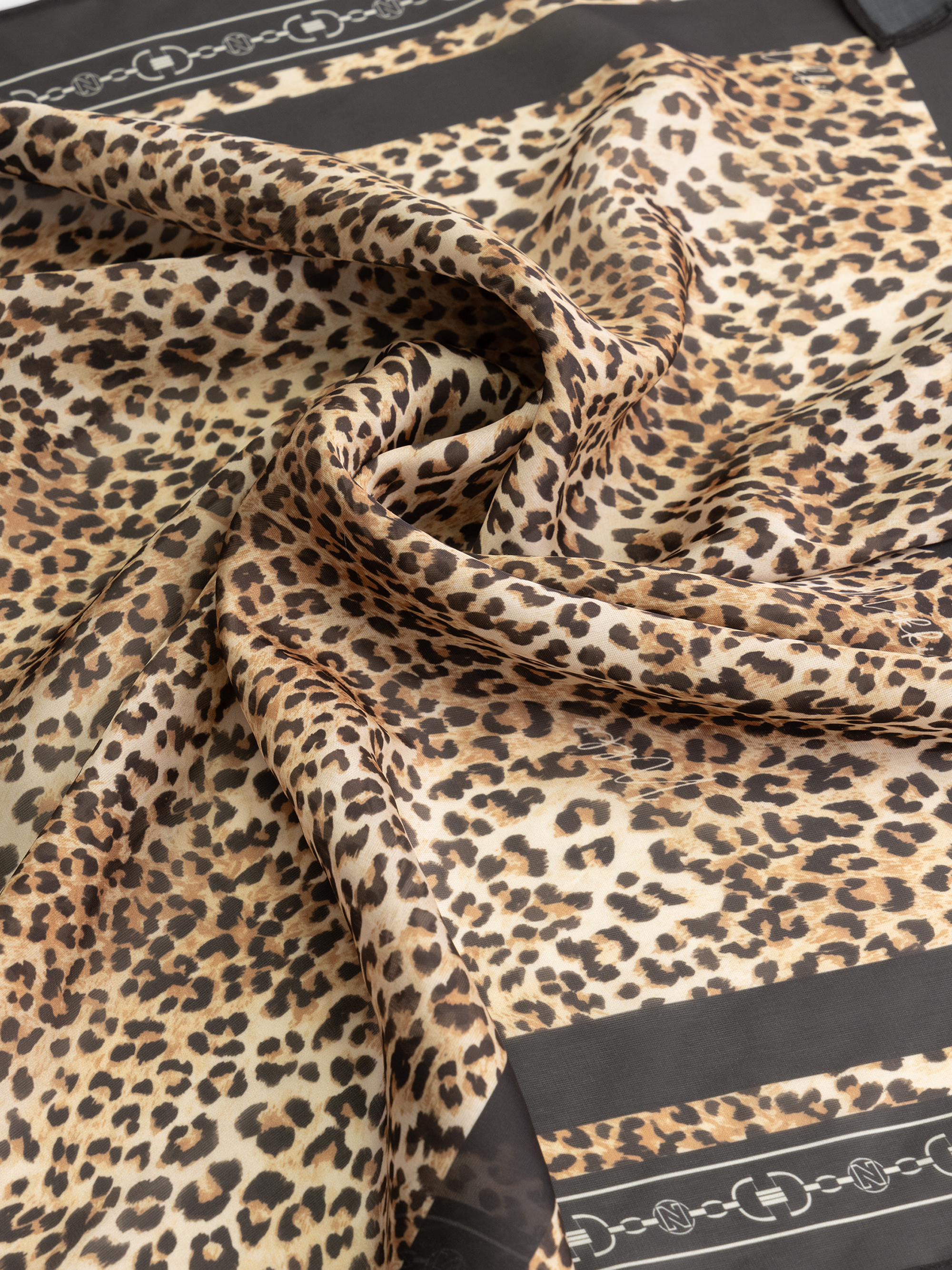 Scarf with leopard print and logo details