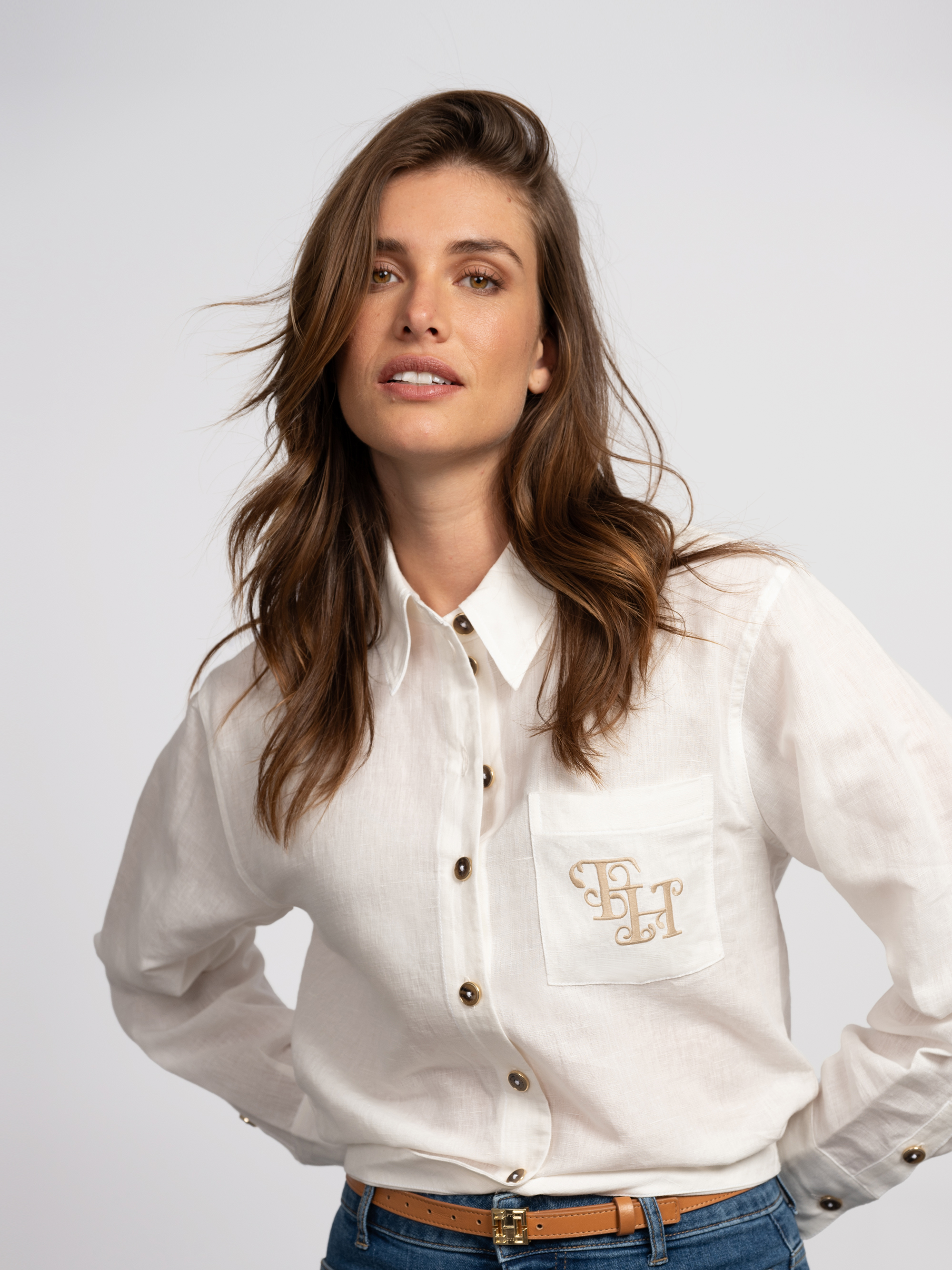 Short blouse with elastic waistband