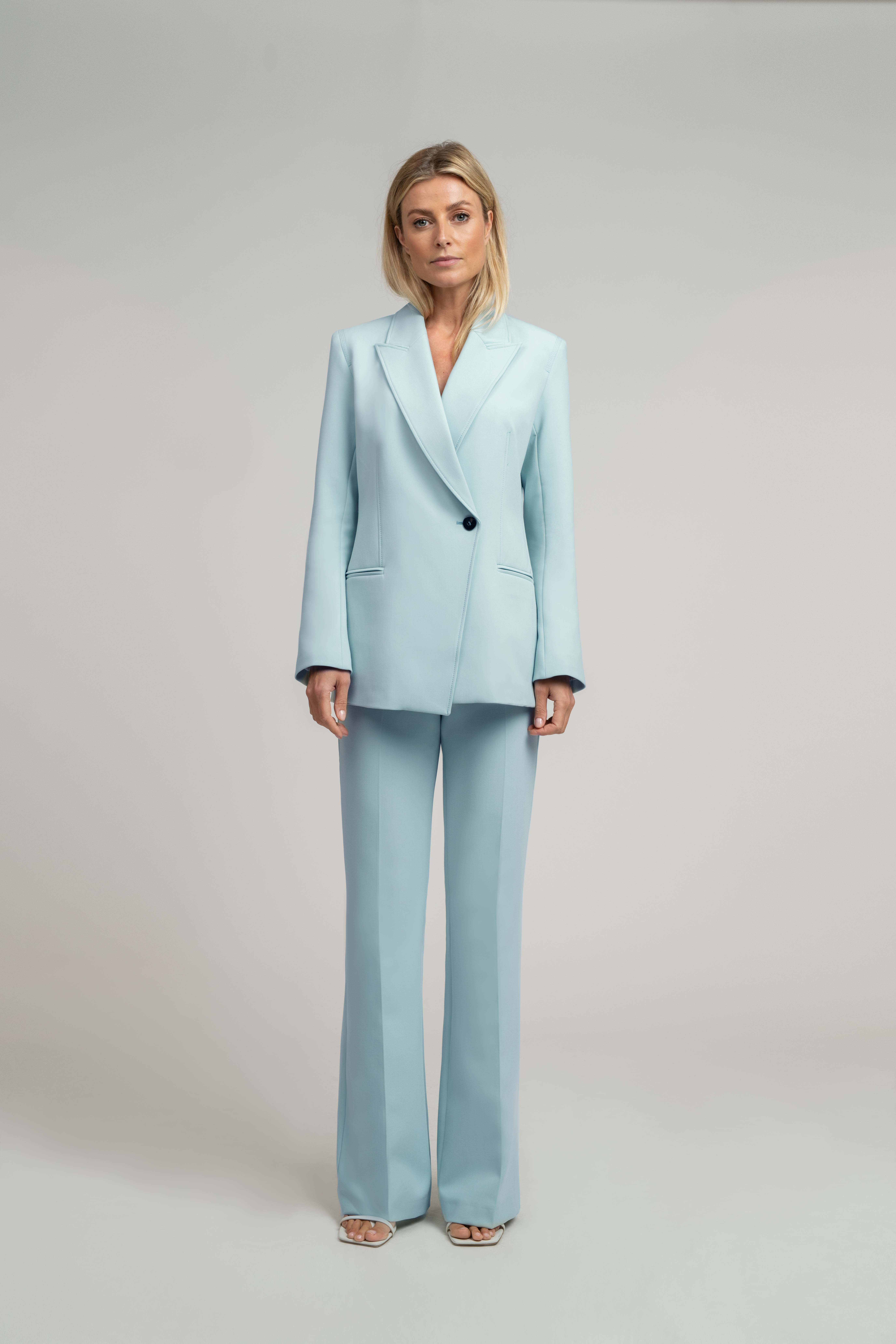 Flared trousers with high rise