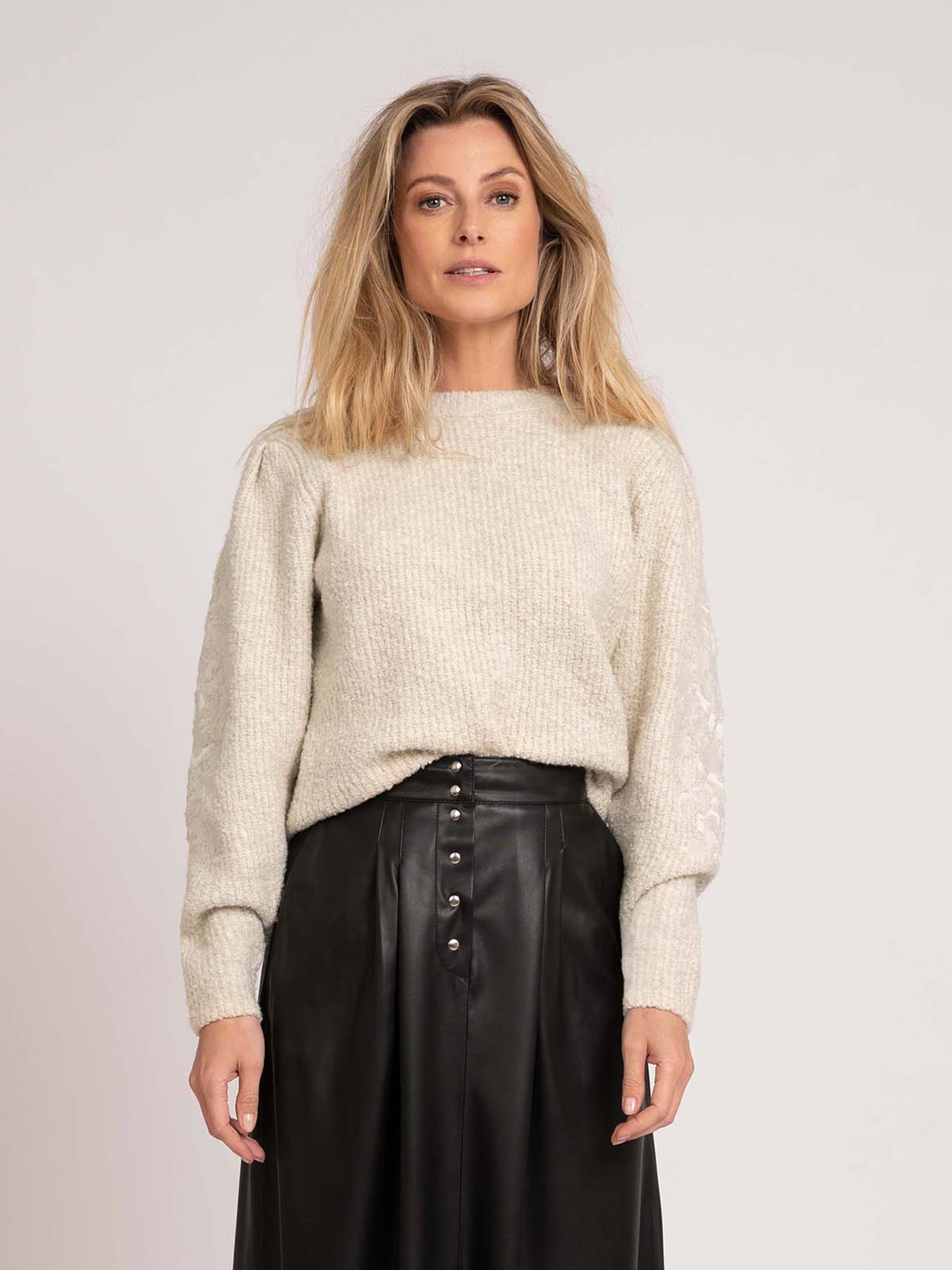 Sweater with embroidery 