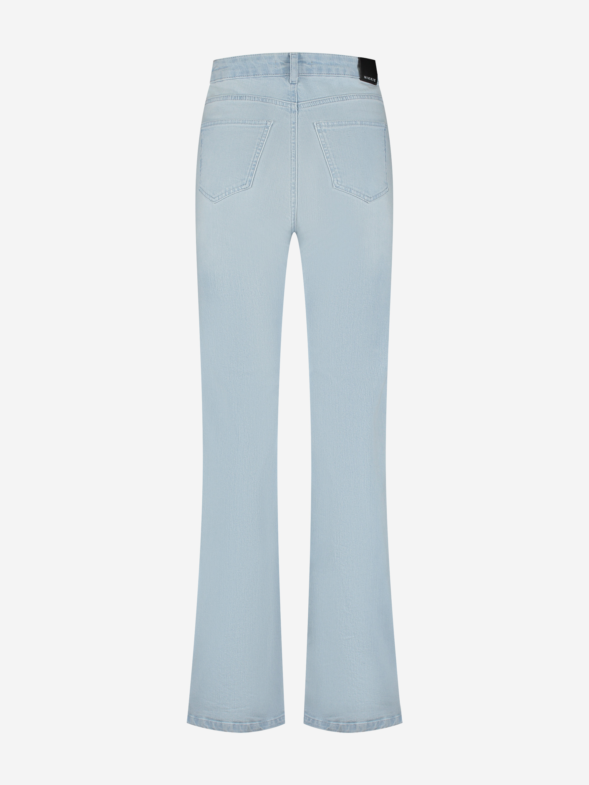 Loose-fitting jeans with a high waist