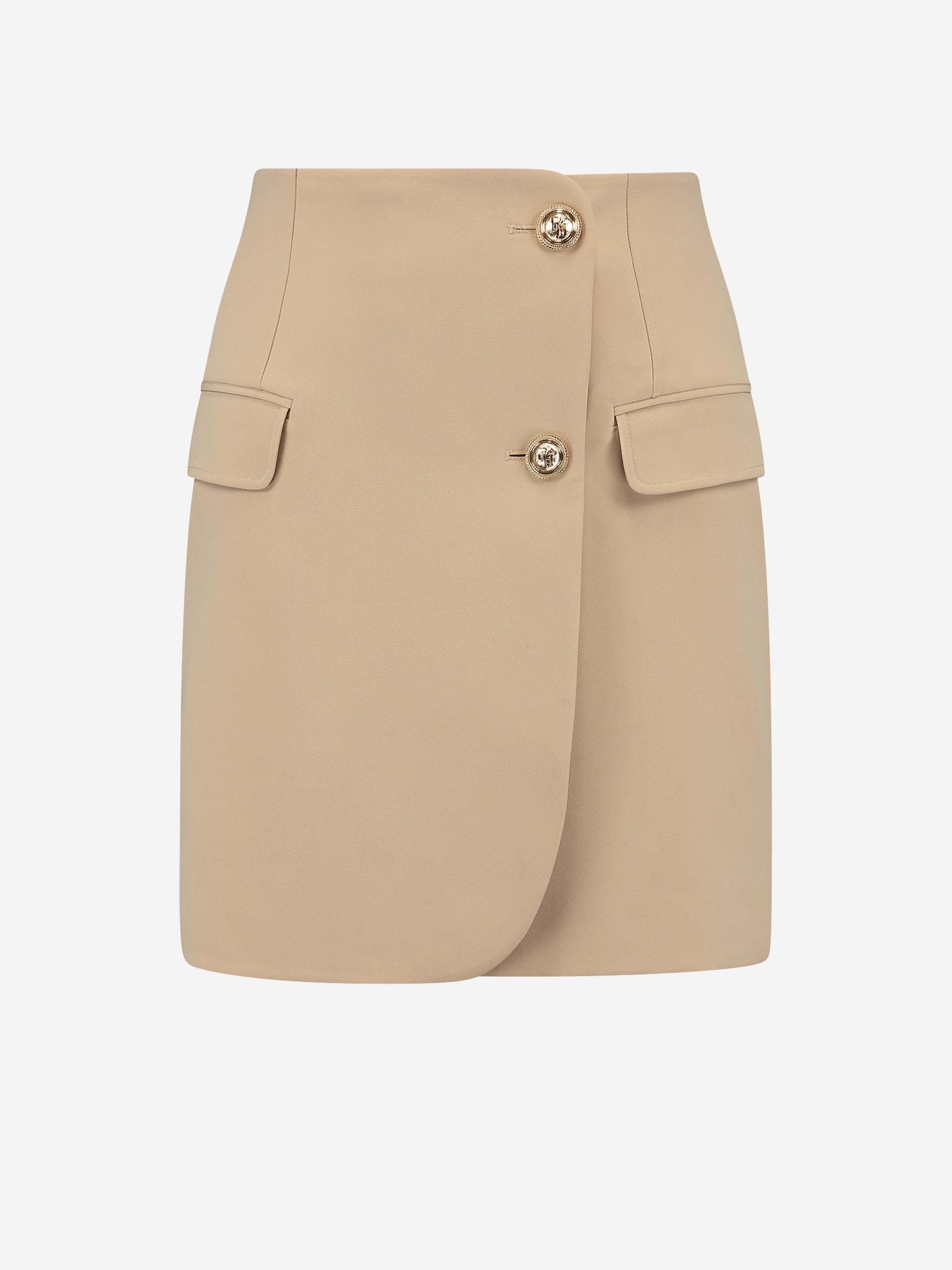 Asymmetric skirt