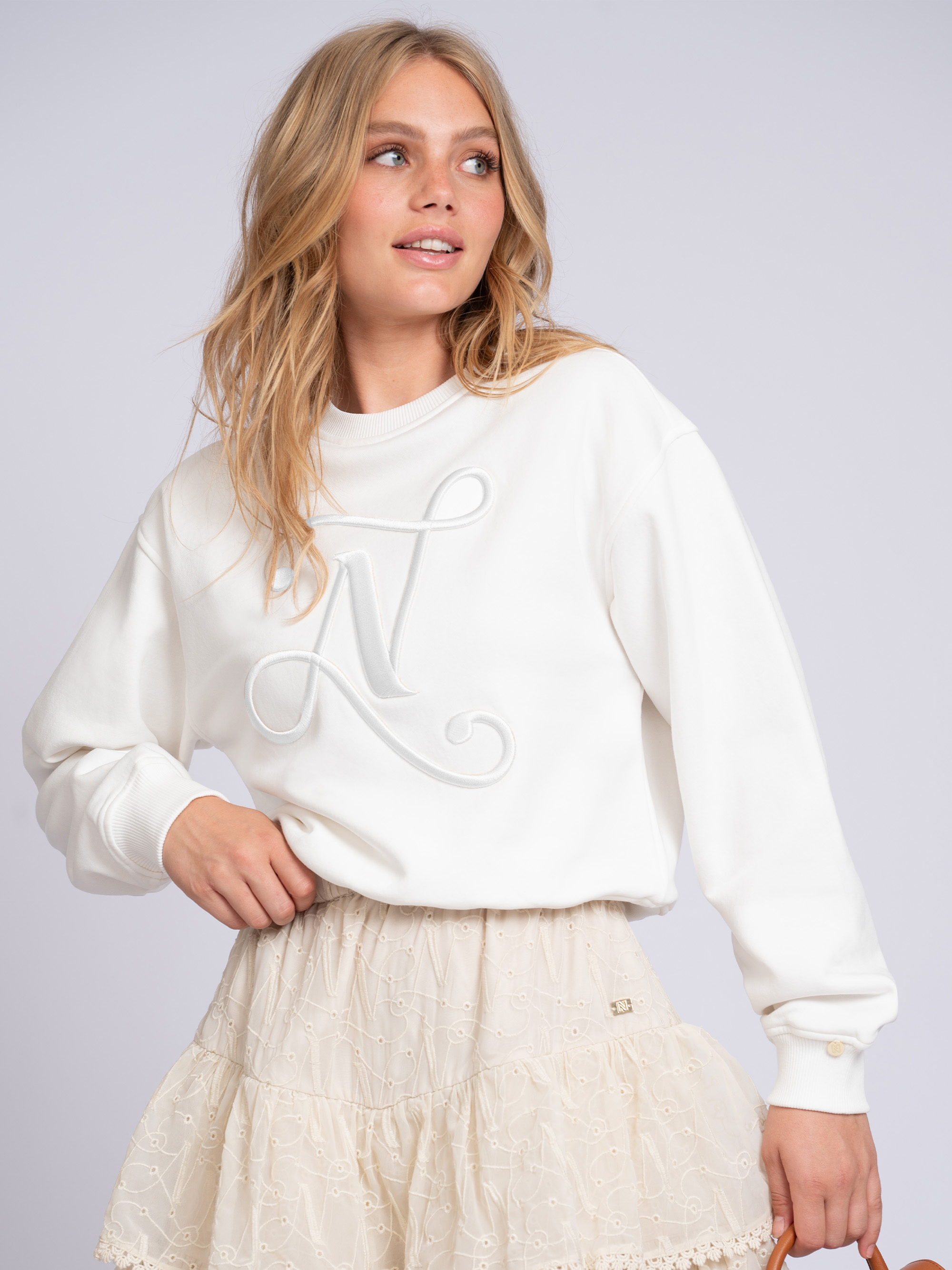 Sweater met geborduurd N-logo